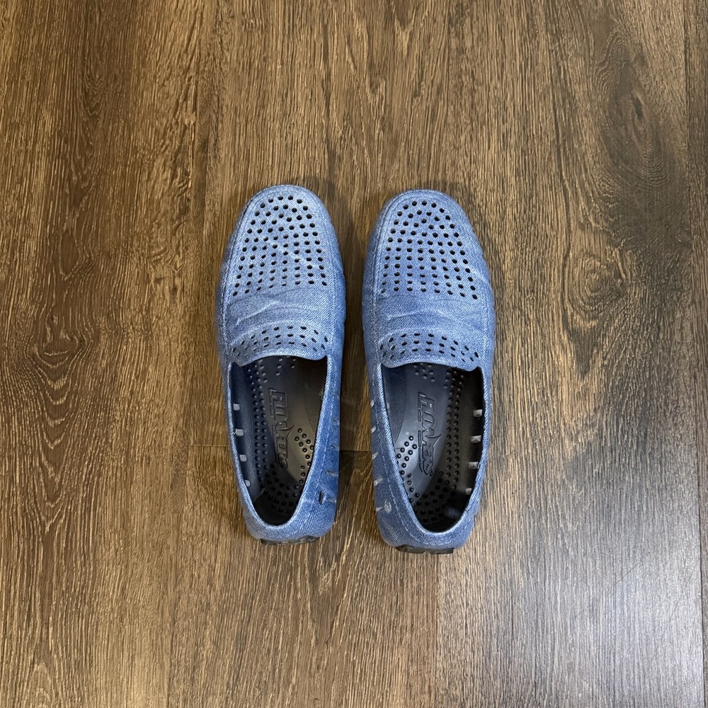 Boys Floafer Blue Denim Prodigy Print Shoe- size J5 (big boy)